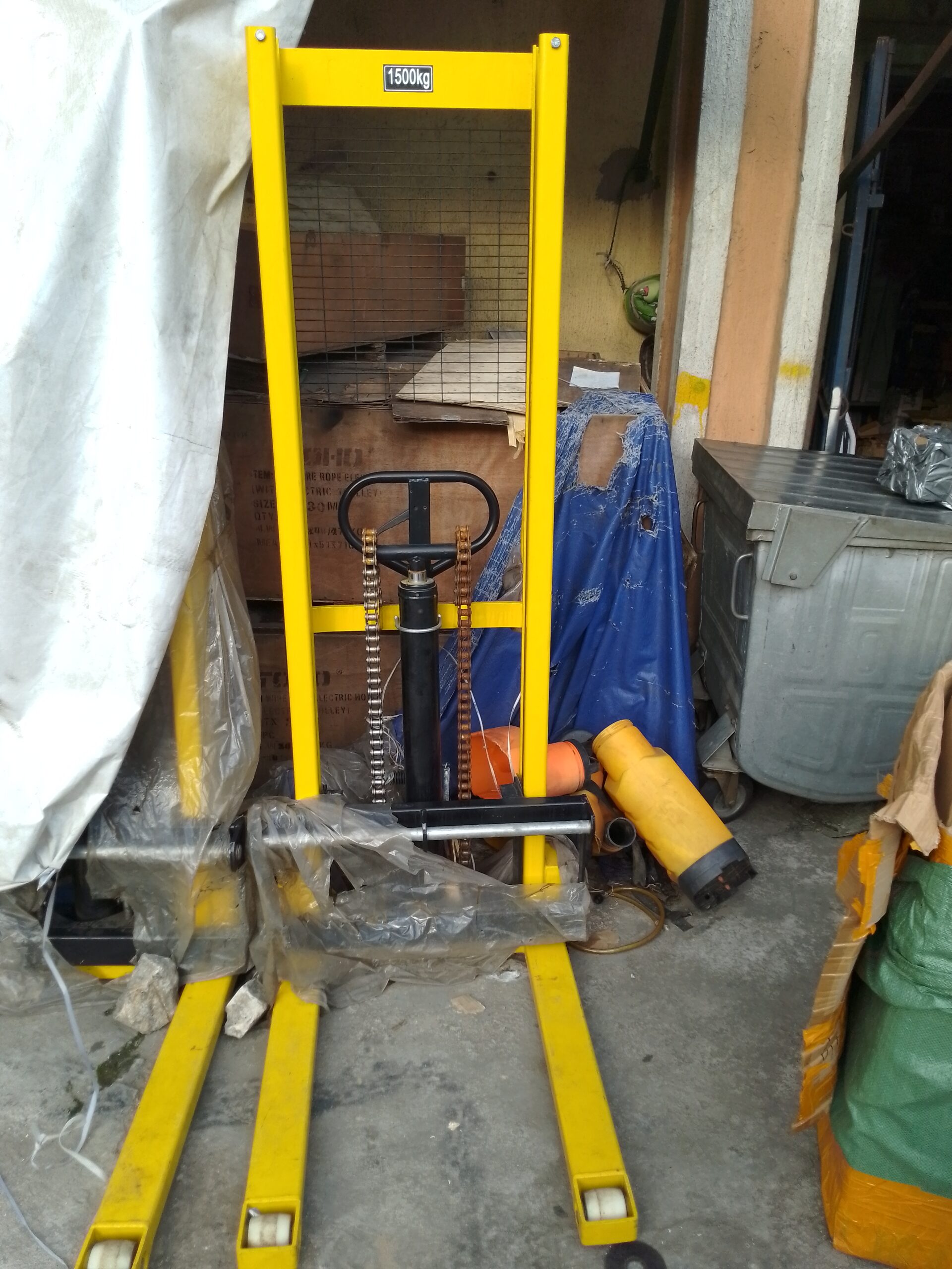 Manual Stacker (500kg - 1500KG) - Image 4