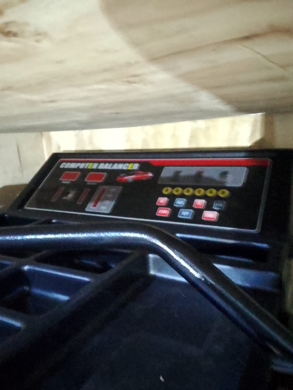 Automatic Wheel Balancing Machine - Image 2